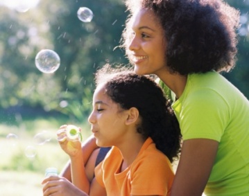 https://www.aaaai.org/Aaaai/media/MediaLibraryRedesign/Tools%20for%20the%20Public/Conditions%20Library/Library%20-%20Allergies/78185519-mother-daughter-blowing-bubbles-cropped.jpg